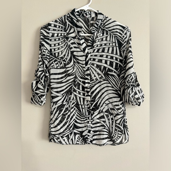 Gently Used Black and White Leaf Print Blouse - Size M - Picture 2 of 2